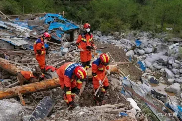 油動式大載荷長航時無人直升機——打造我國應急救援、防汛救災、森林草原消防的“新質戰斗力”!